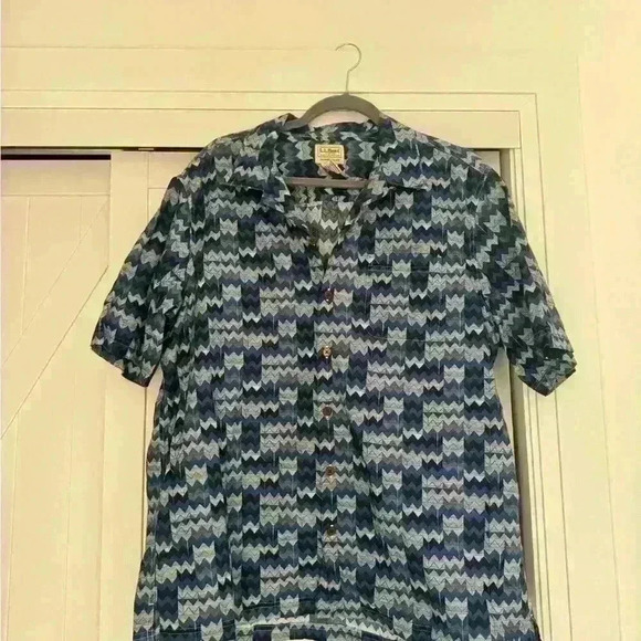 L.L. Bean Men’s Geometric Zig Zag Print Short Sleeve Top - Picture 6 of 7